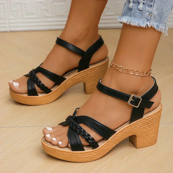 Demi - Cozy Sandals for All-Day Comfort