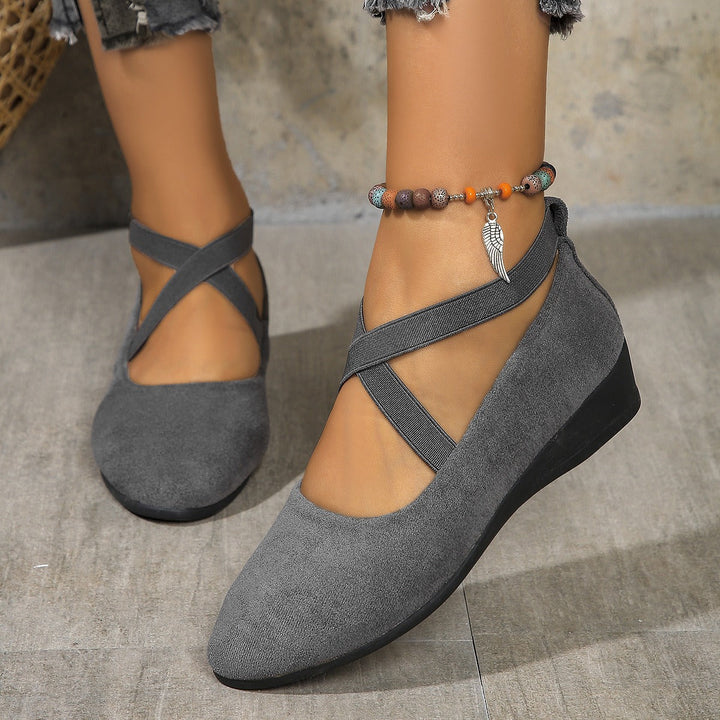 Elodia - Closed-Toe Wedge Ballerina Flats