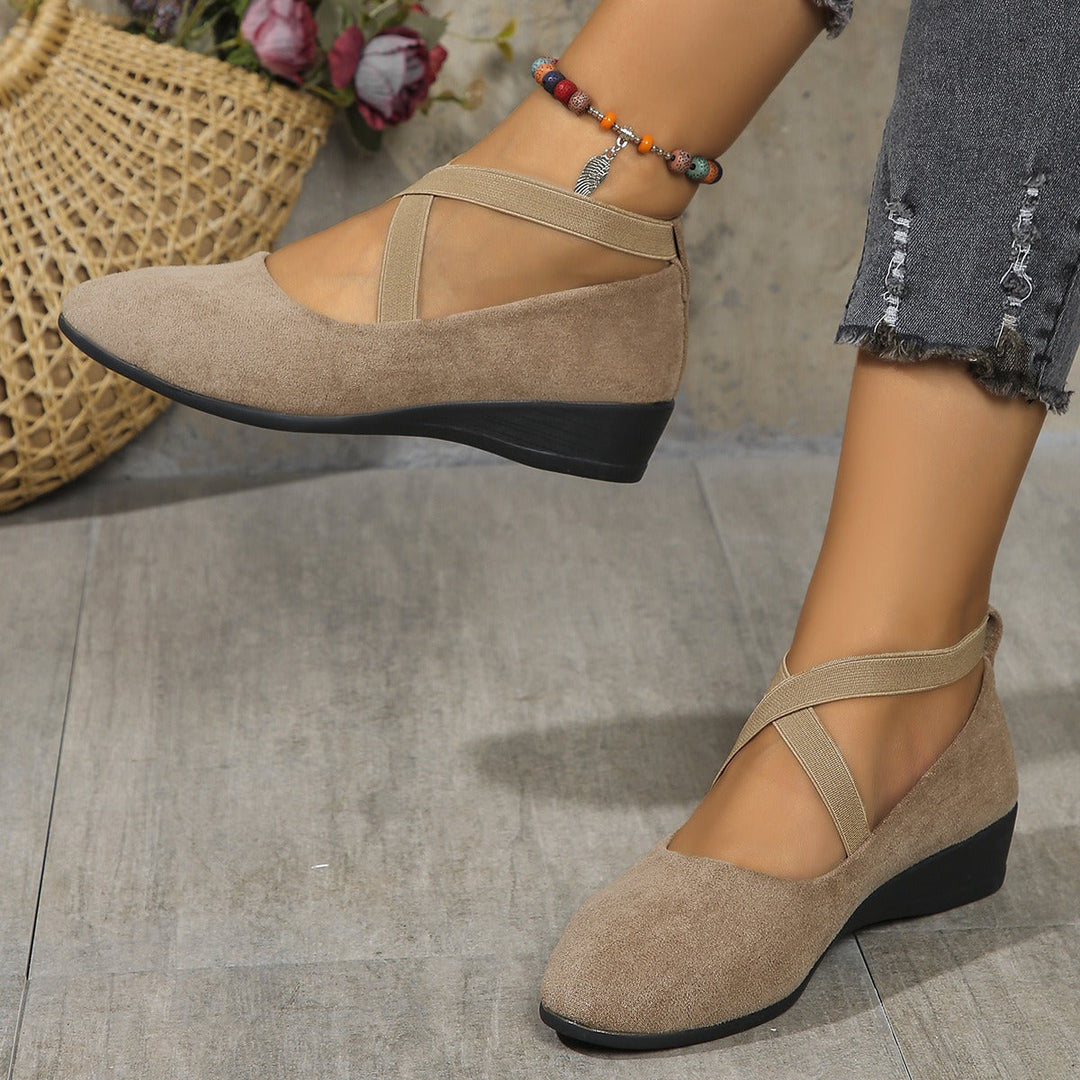Elodia - Closed-Toe Wedge Ballerina Flats