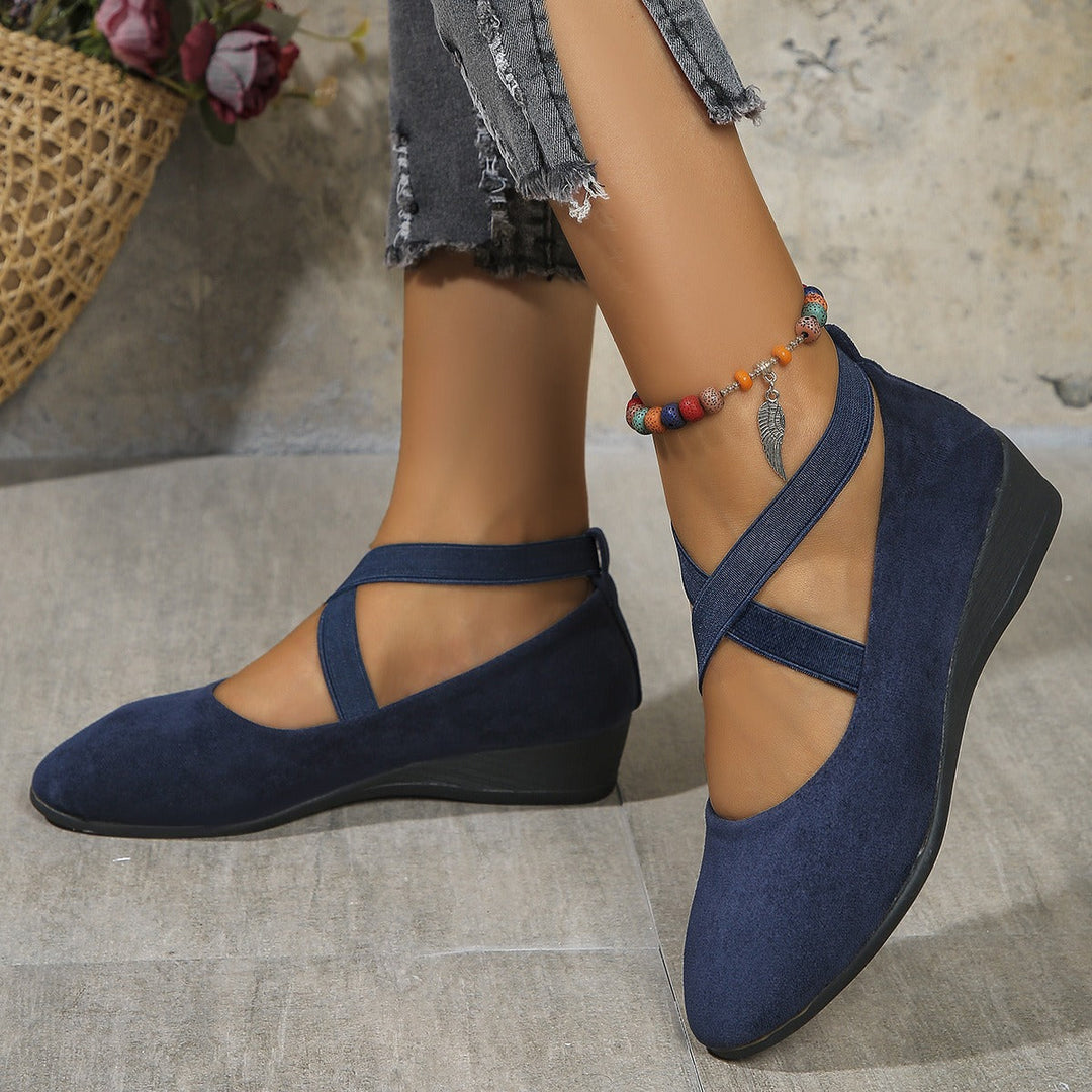 Elodia - Closed-Toe Wedge Ballerina Flats