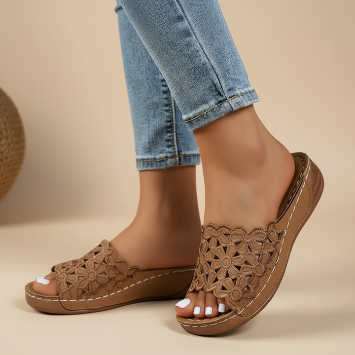 Delilah – Comfort-Focused Ergonomic Sandals