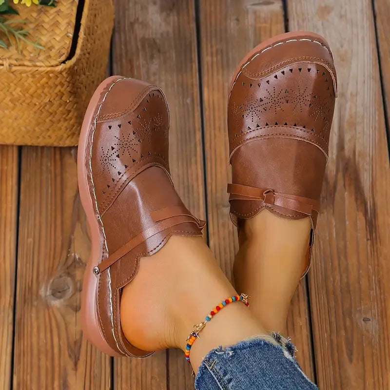 Amelia - Artisan-Designed Comfortable Clogs
